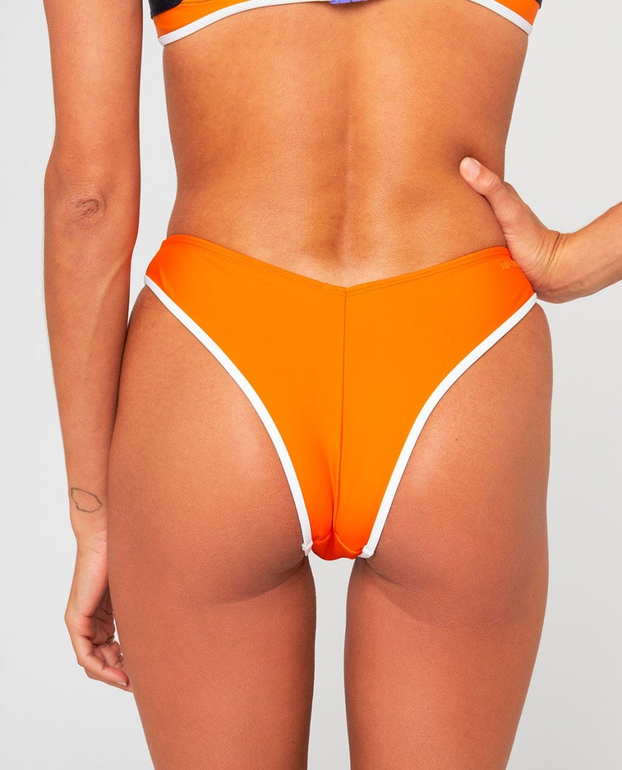 bikinibroekje met hoge beenuitsnijding en minimale bedekking