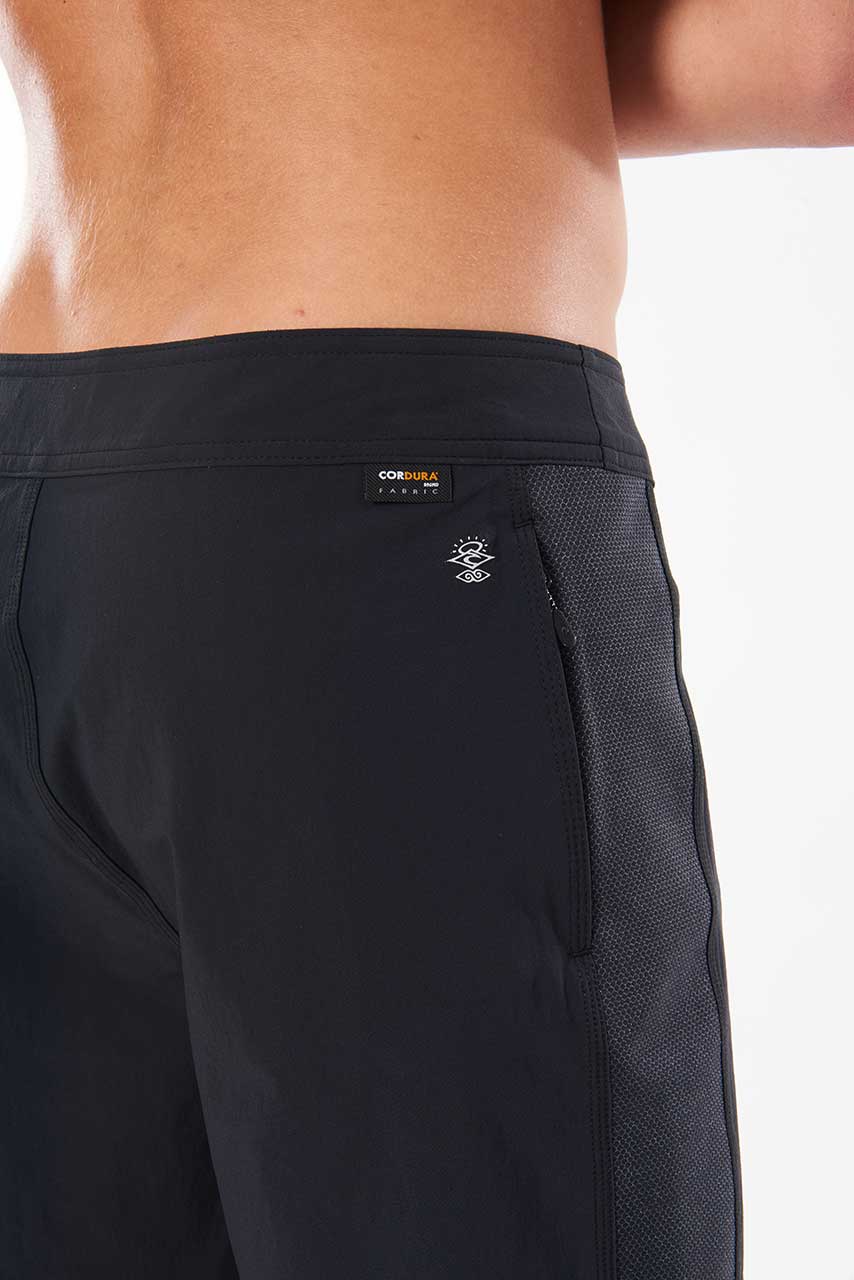 mirage 3-2-one ultimate 19 boardshort