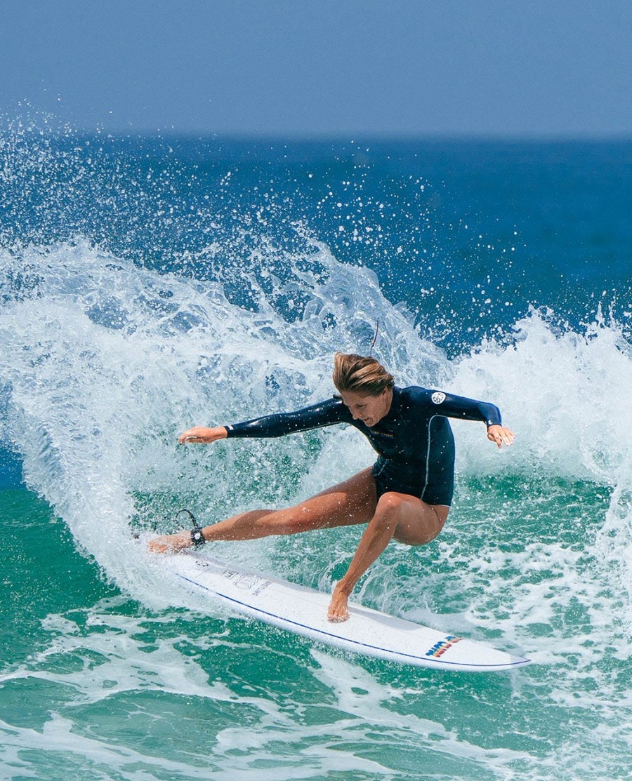steph gilmore g-bomb 15 mm springsuit met lange mouwen en ritssluiting aan de achterkant en goede dekking
