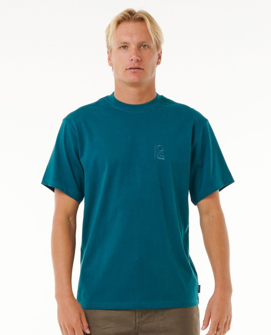 zoek naar geborduurde t-shirts