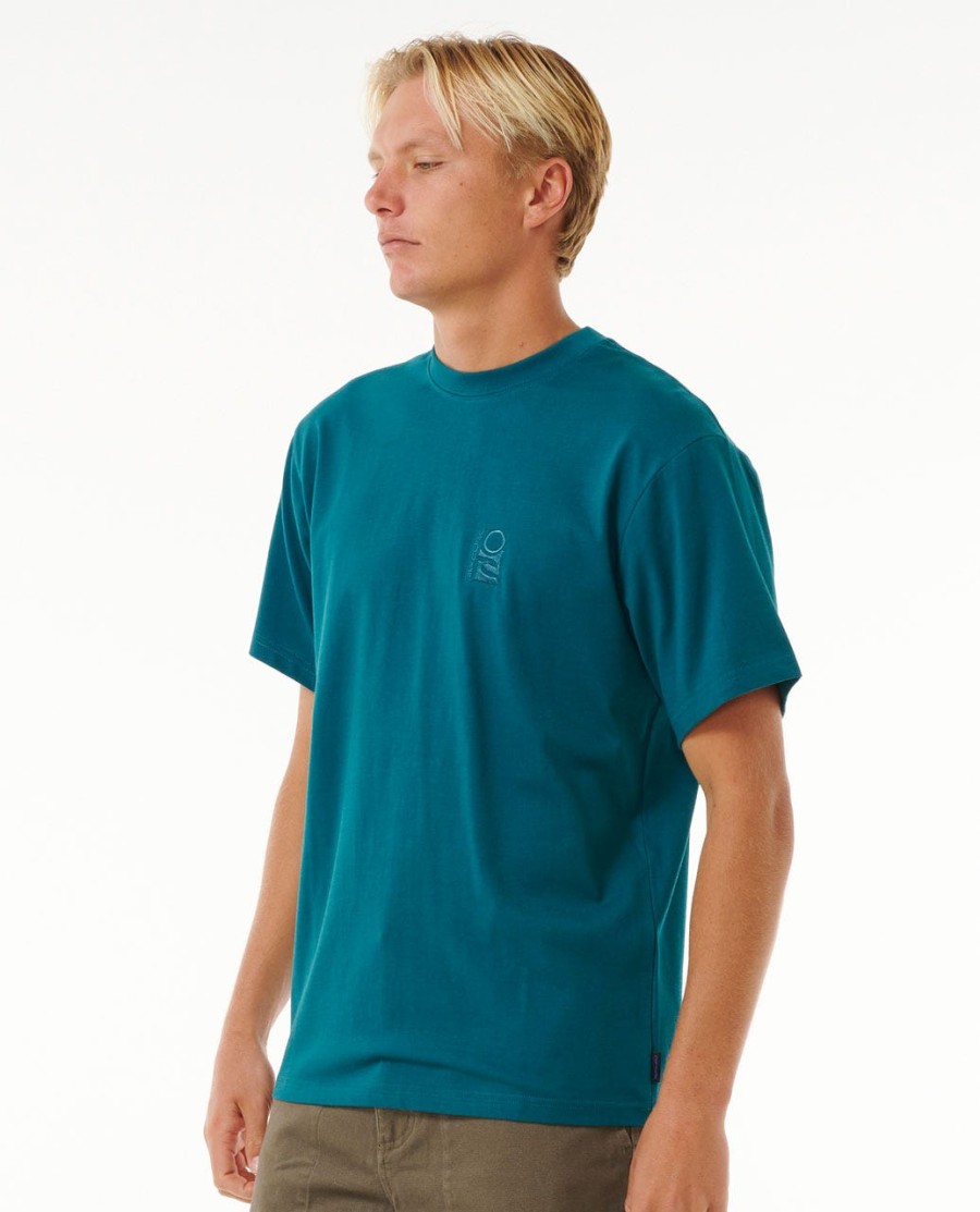zoek naar geborduurde t-shirts