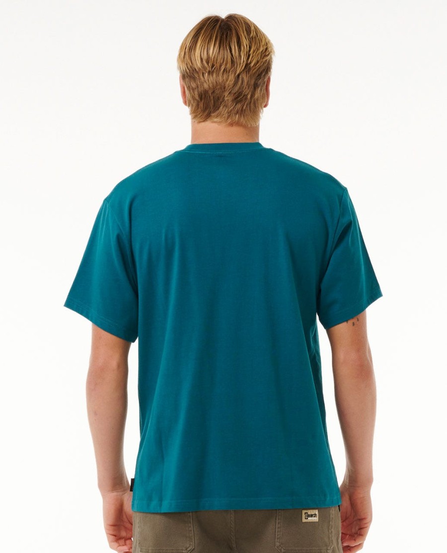zoek naar geborduurde t-shirts