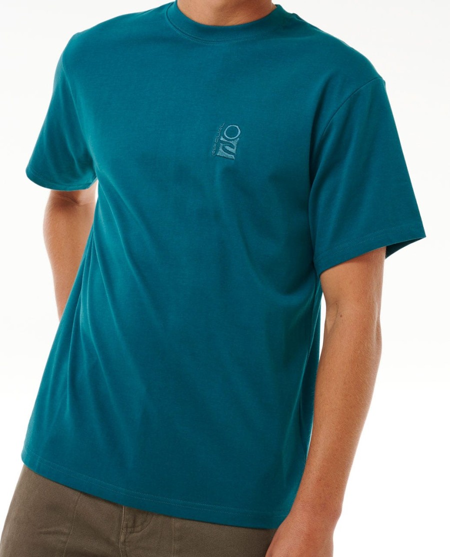 zoek naar geborduurde t-shirts