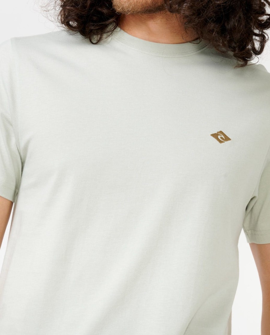 t-shirt met geborduurd merklogo