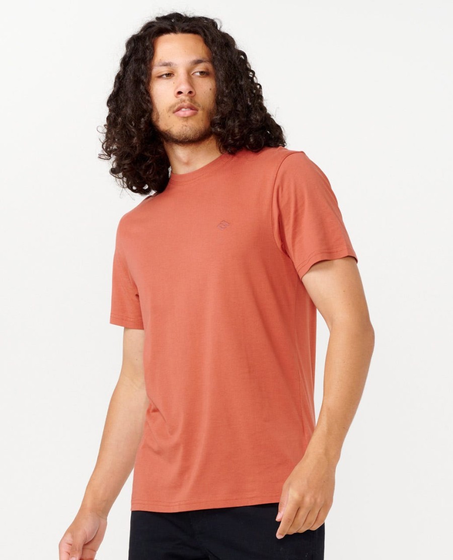 t-shirt met geborduurd merklogo
