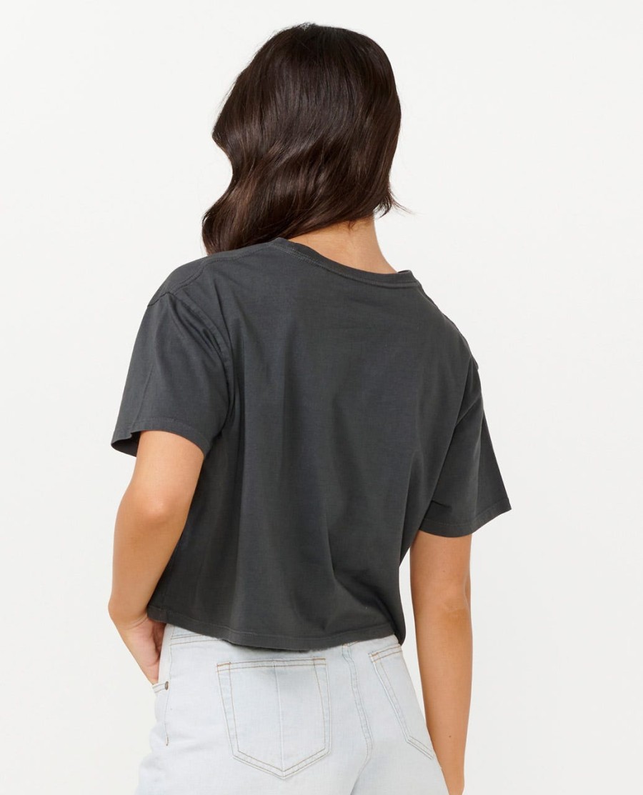 wave gliders crop tee
